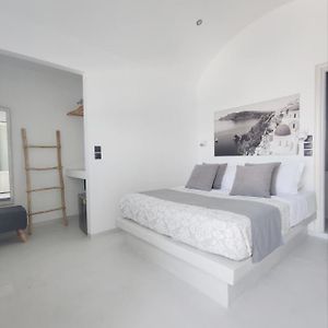 Caldera Cliff Suites